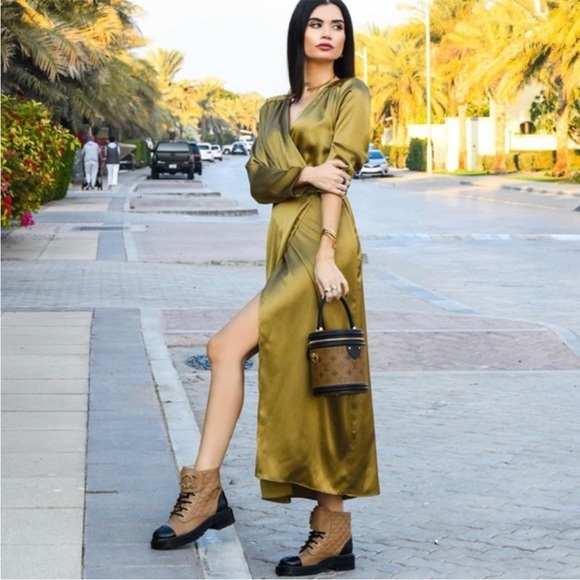 Zara olive satin wrap dress - Picture 3 of 5